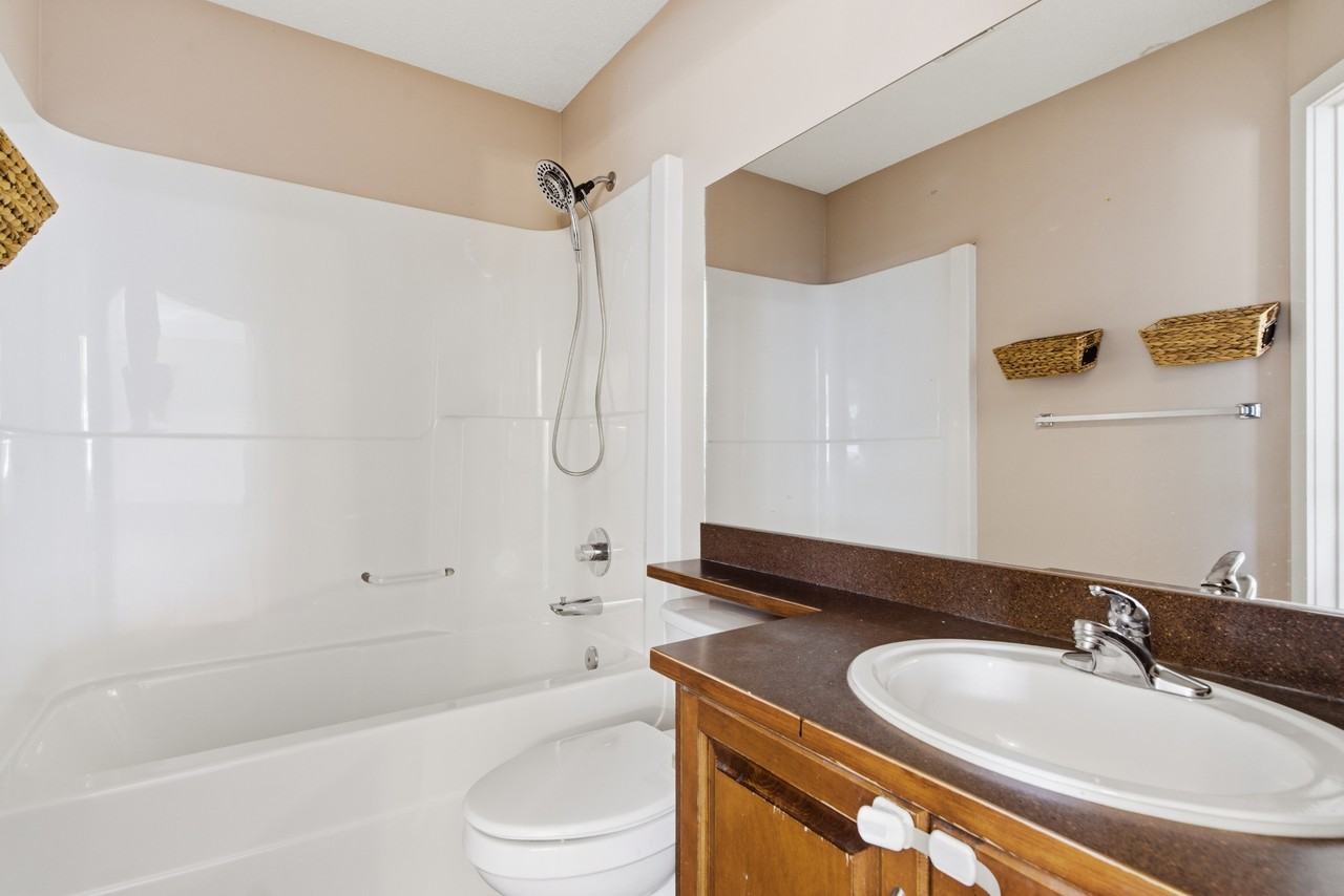 84 Panora Close Nw #1 - Photo 7 of 21