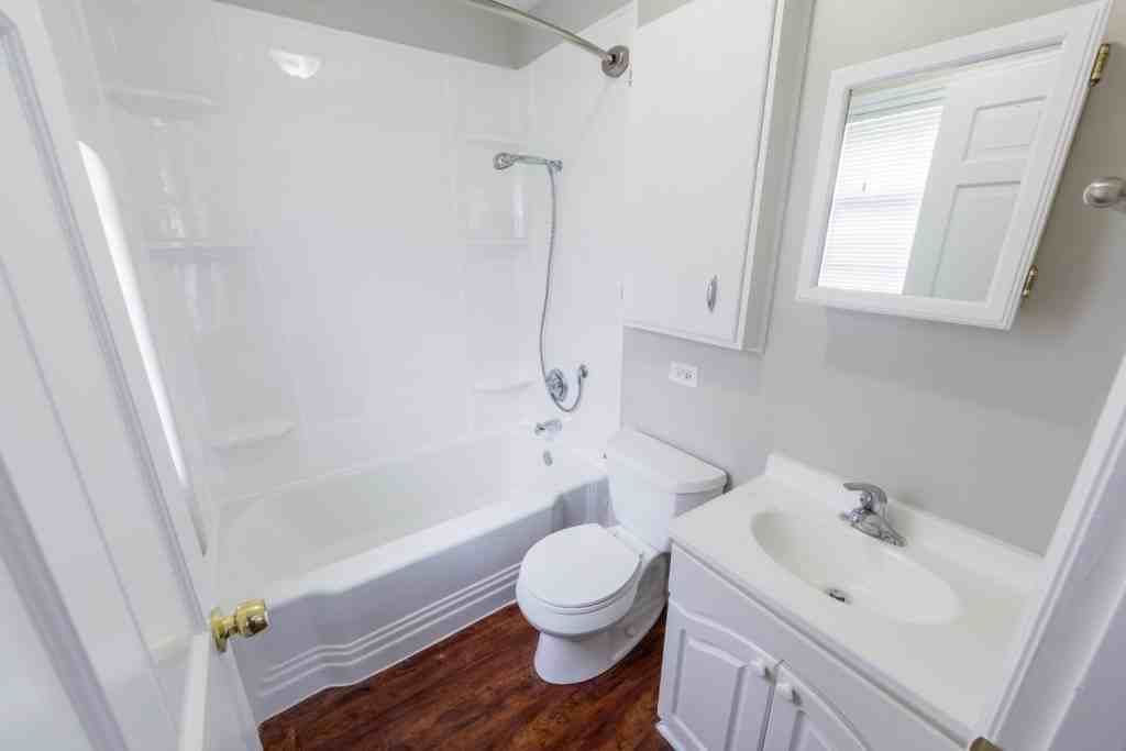 41 E North Ave #41-4R - Photo 7 of 8