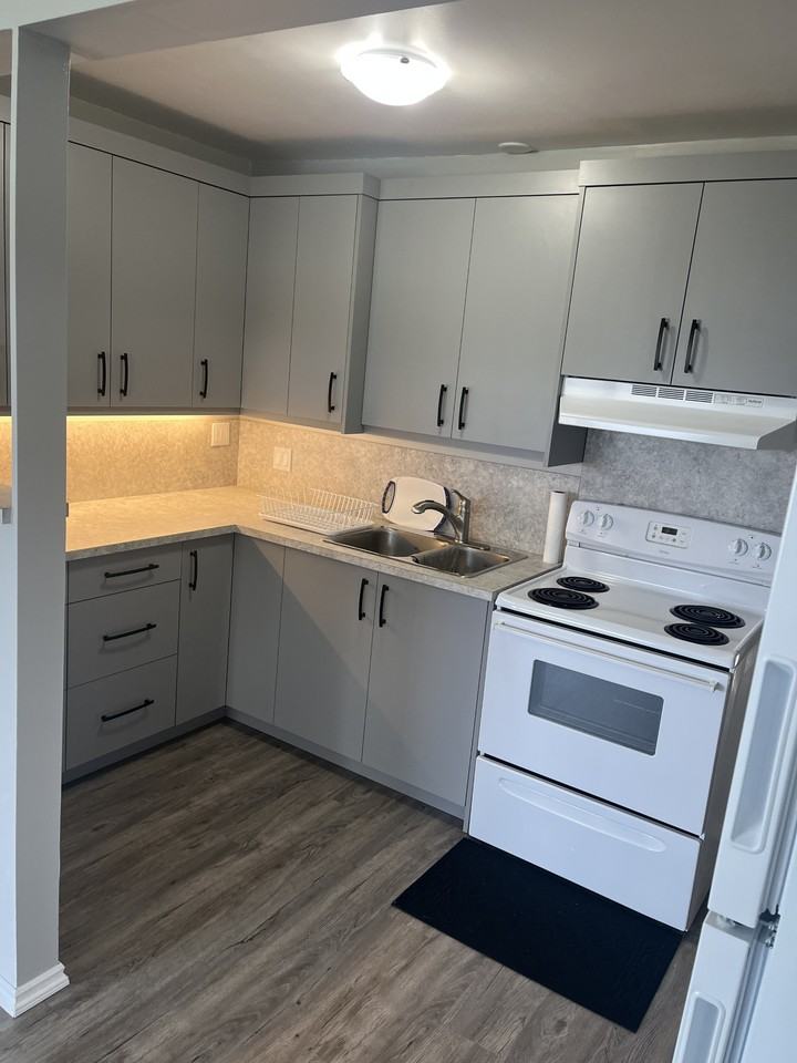 3010 - 3010 Comox Road #1 - Photo 3 of 10