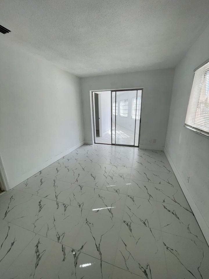 7200 Nw 77th St #1 - Photo 2 of 10