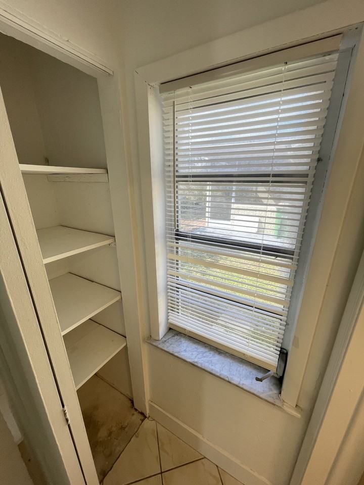 7200 Nw 77th St #1 - Photo 7 of 10