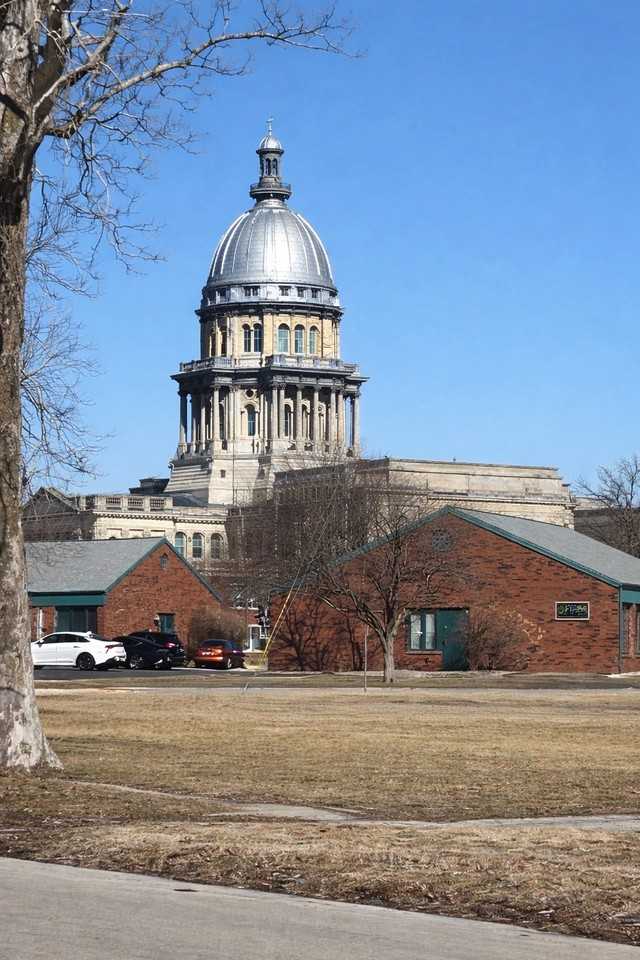 821 S Pasfield St #3 - Photo 2 of 9