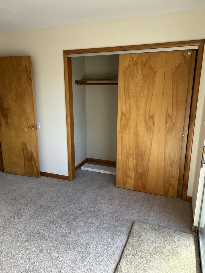 821 S Pasfield St #3 - Photo 7 of 9