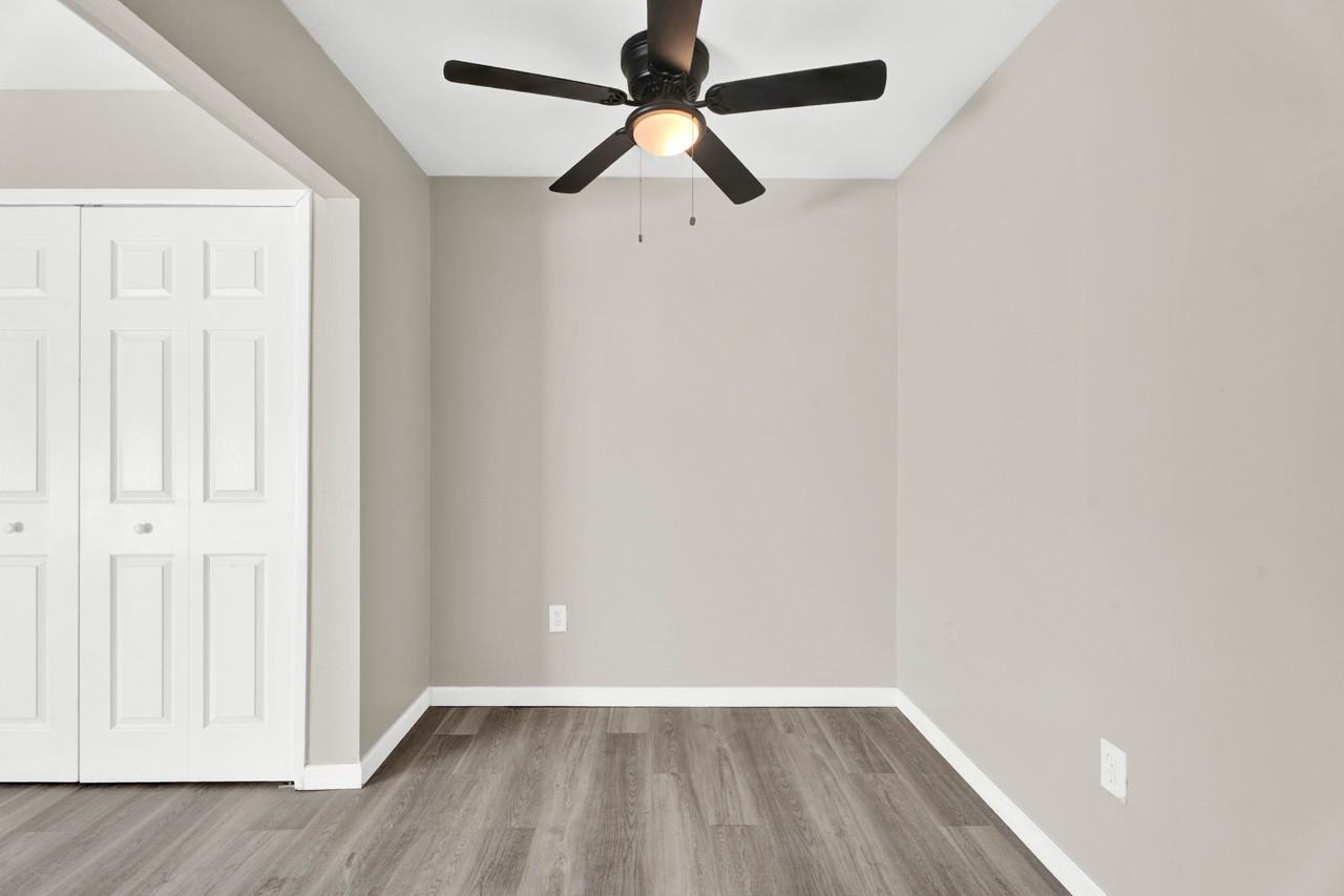 19301 Shiawassee Dr #107 - Photo 4 of 5