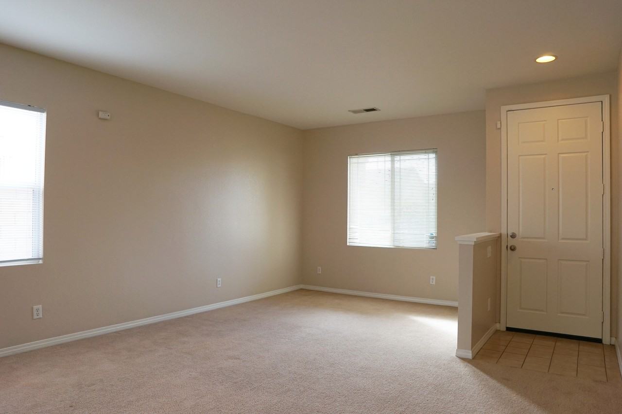 84410 N Sienna Cir #1 - Photo 5 of 33