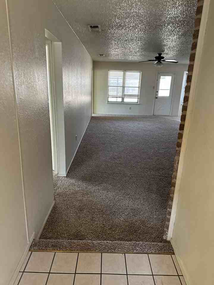 1509 Iris Ave - Photo 2 of 16