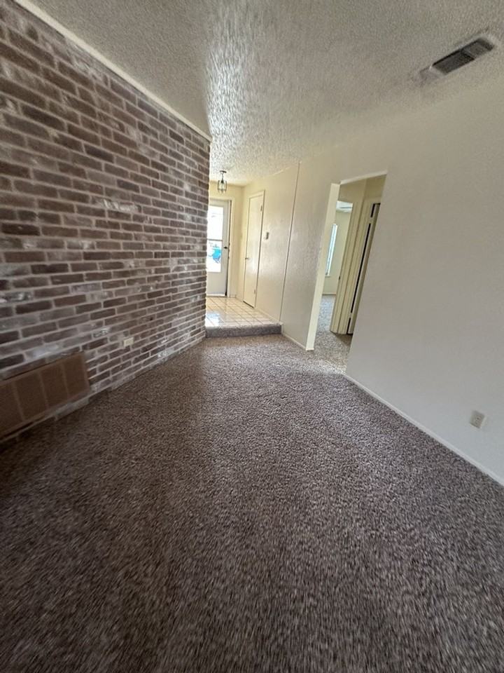 1509 Iris Ave - Photo 3 of 16
