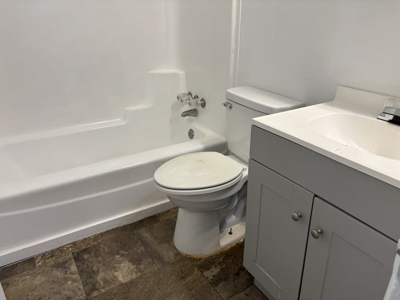 3 Central Park Ct #1 - Photo 5 of 13