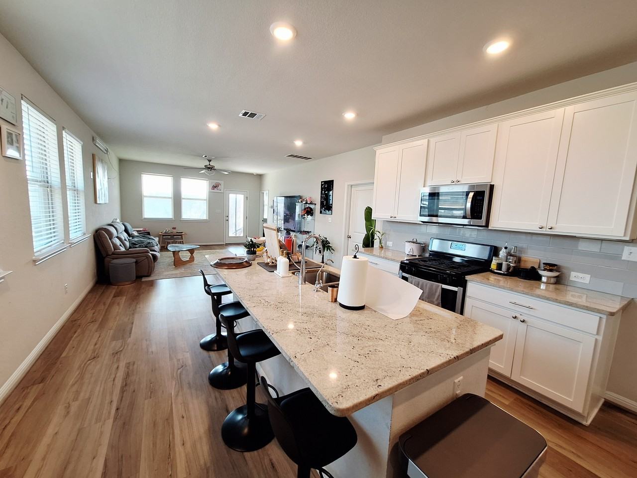 417 Dipprey Ln #1 - Photo 3 of 26