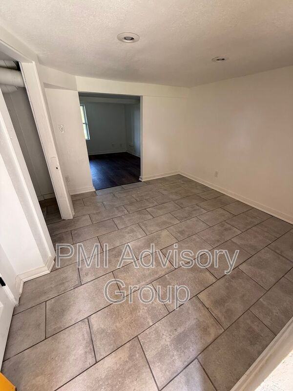 1409 Ne Sardou Ave - Photo 6 of 17