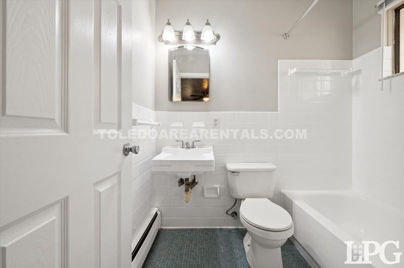 648 Eleanor Ave #3 - Photo 5 of 16