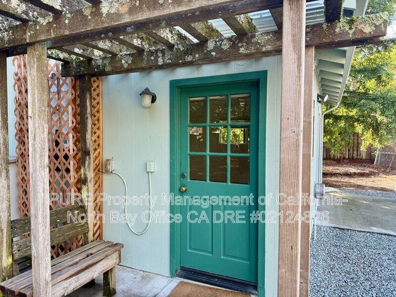 760 Bodega Ave - Photo 3 of 7