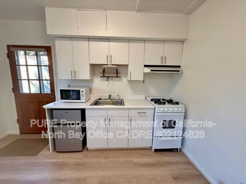 760 Bodega Ave - Photo 4 of 7