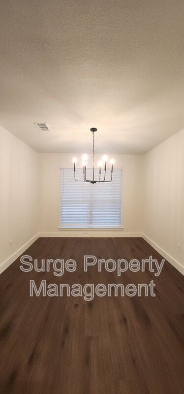 1112 Concord Dr - Photo 5 of 30