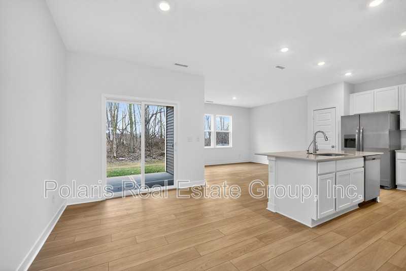 7555 Marin Pkwy - Photo 4 of 30