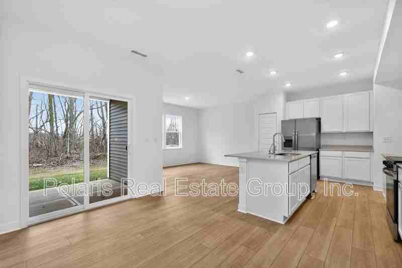 7555 Marin Pkwy - Photo 5 of 30