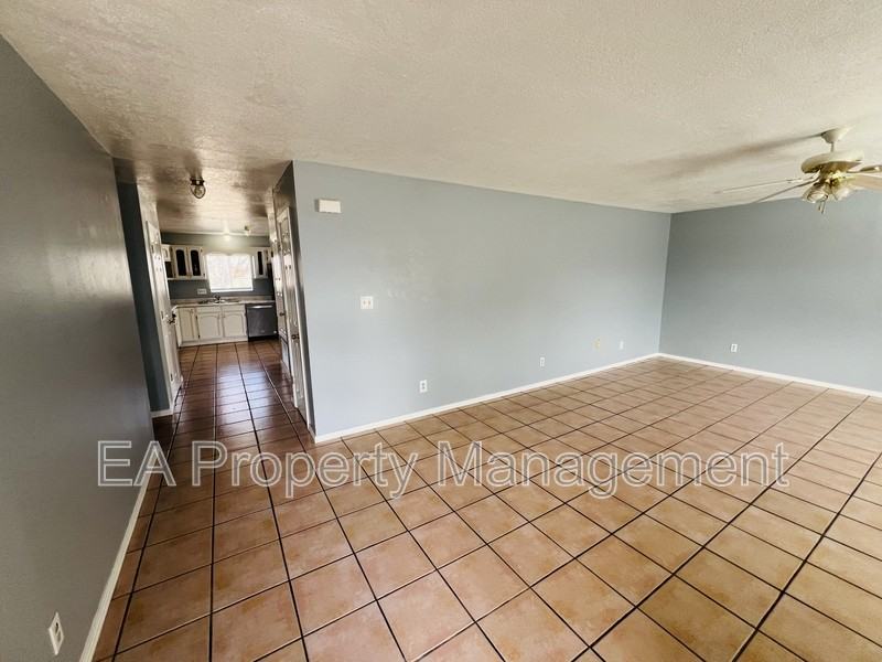 1225 11th St Se - Photo 2 of 18