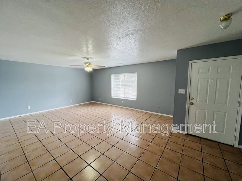 1225 11th St Se - Photo 4 of 18