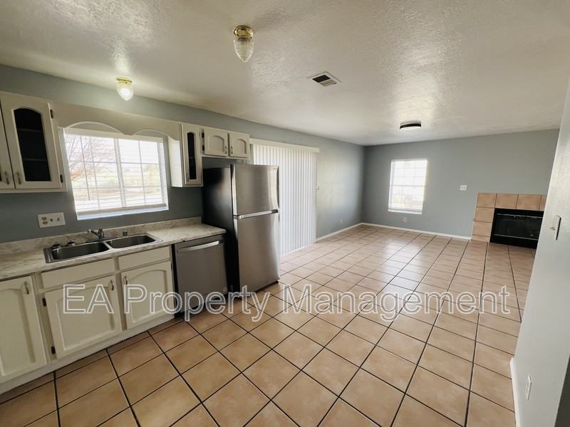 1225 11th St Se - Photo 6 of 18