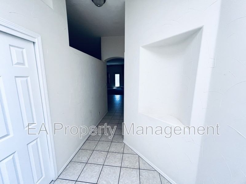 4616 Stafford Pl Nw - Photo 2 of 23