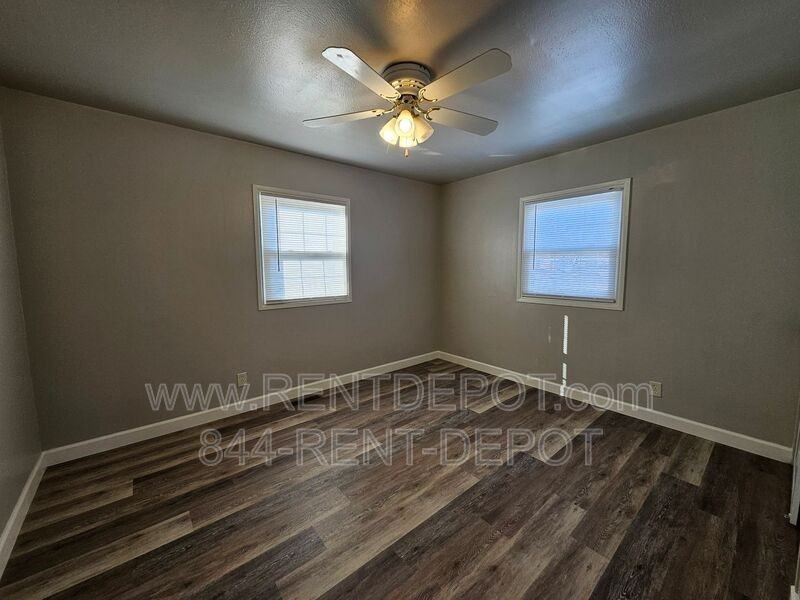 925 N Kelsey Ave - Photo 6 of 9