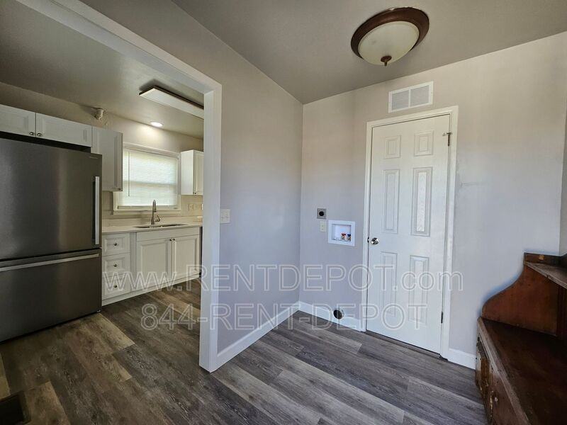 925 N Kelsey Ave - Photo 7 of 9