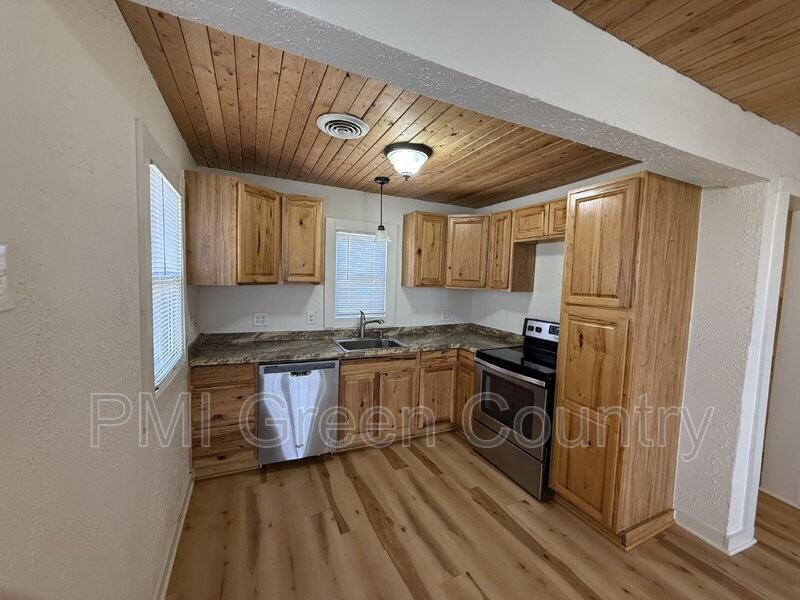 5149 S 36th West Ave - Photo 6 of 16