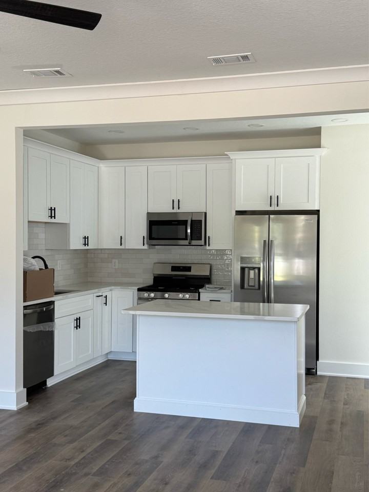 562 N De Villiers St #A - Photo 7 of 19