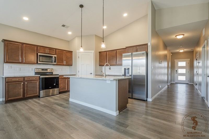 2465 Apex Ave - Photo 3 of 10