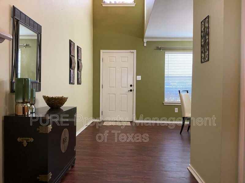 108 Covey Ln - Photo 3 of 39