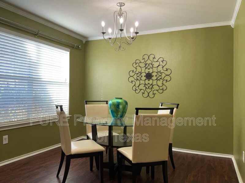 108 Covey Ln - Photo 4 of 39