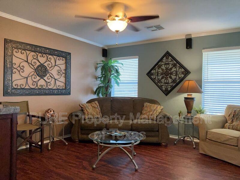 108 Covey Ln - Photo 7 of 39