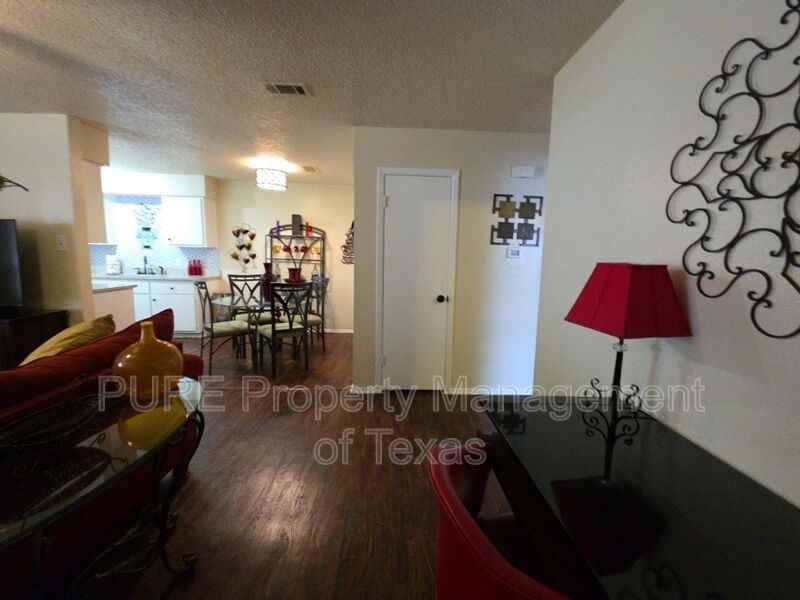 203 N 2nd St #A - Photo 3 of 24