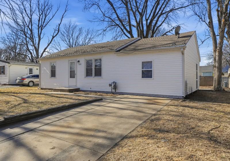 1231 N 53rd St - Photo 2 of 18