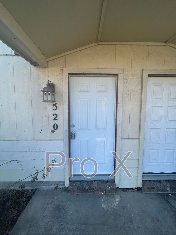 520 N Betty Jo Dr - Photo 2 of 17