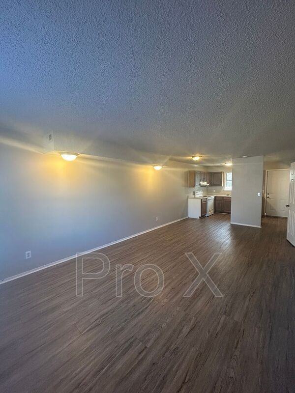 520 N Betty Jo Dr - Photo 3 of 17