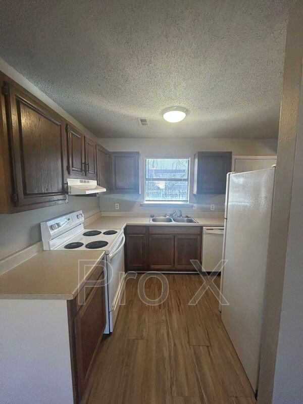 520 N Betty Jo Dr - Photo 6 of 17