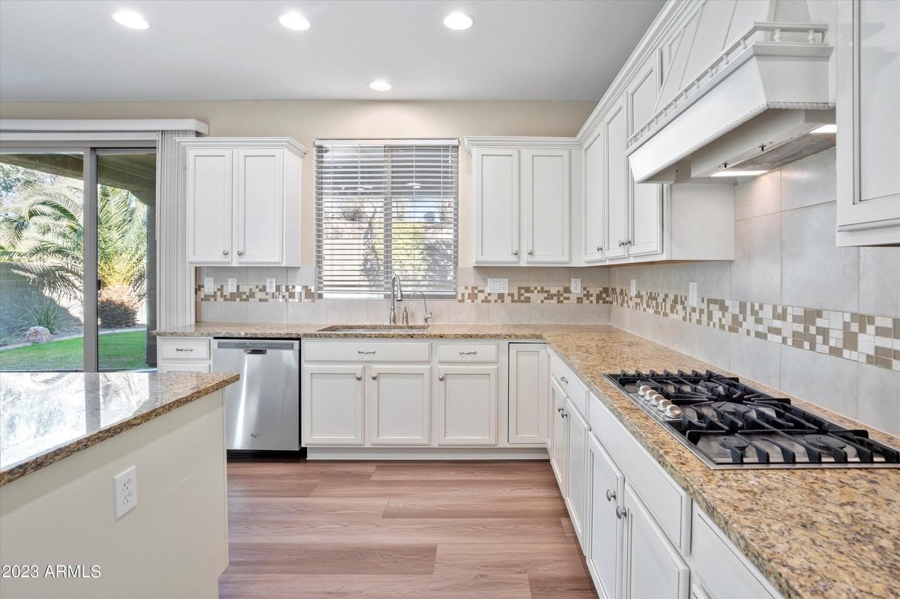 3842 E Cat Balue Dr - Photo 7 of 45