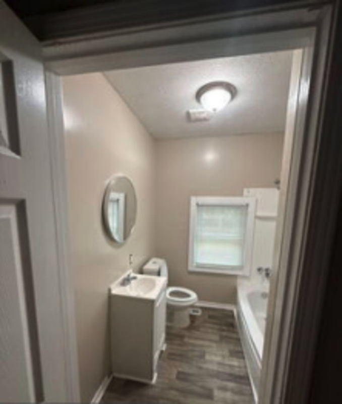 218 Irving Ave - Photo 6 of 10