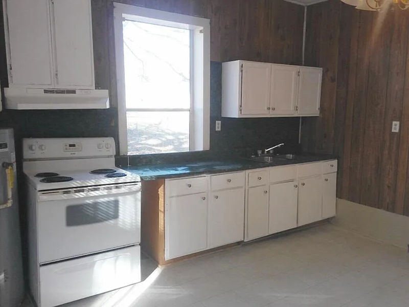 810 Monroe St - Photo 7 of 22