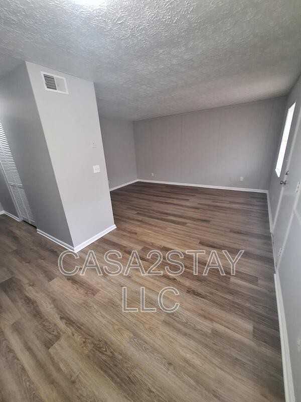 668 Knox Blvd #16 - Photo 7 of 11