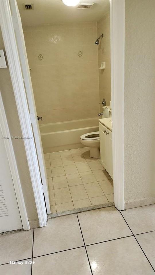 7180 Northwest 174th Terrace ##204 - Photo 6 of 8