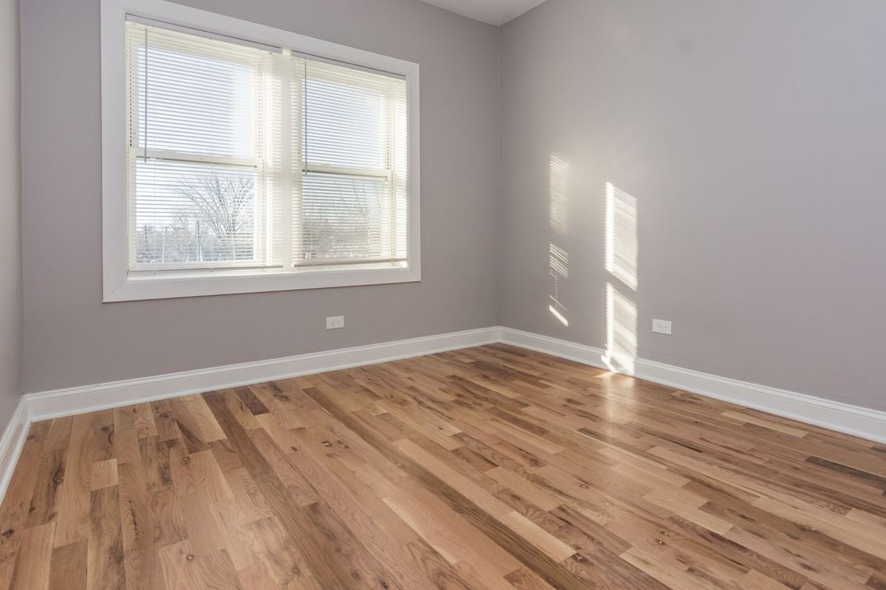 614 E 71st St - Photo 5 of 27