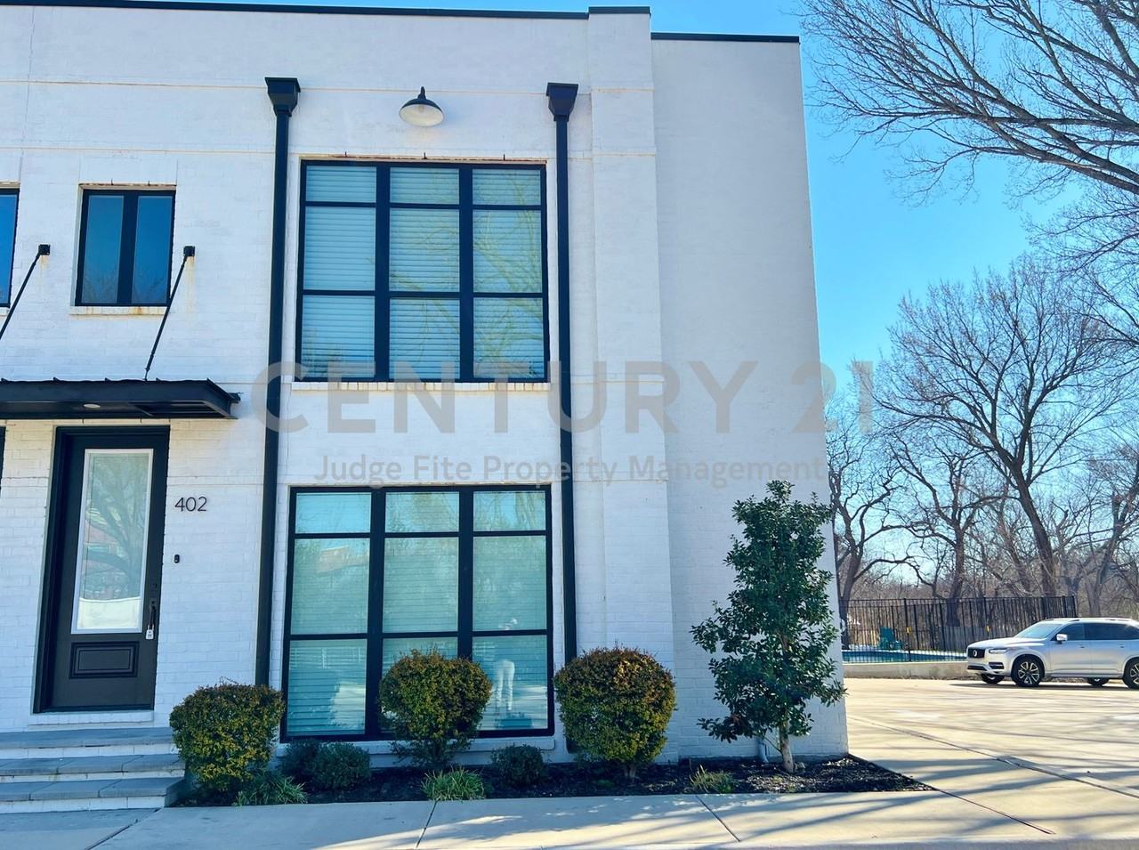 408 Dr Martin Luther King Jr Blvd #402