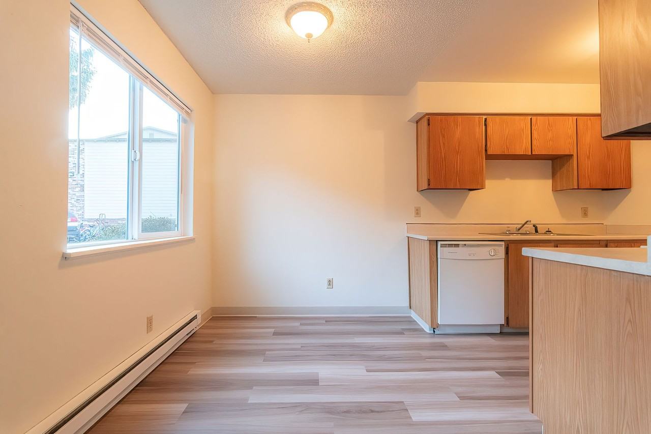 2232 SE Pine St - Photo 4 of 45