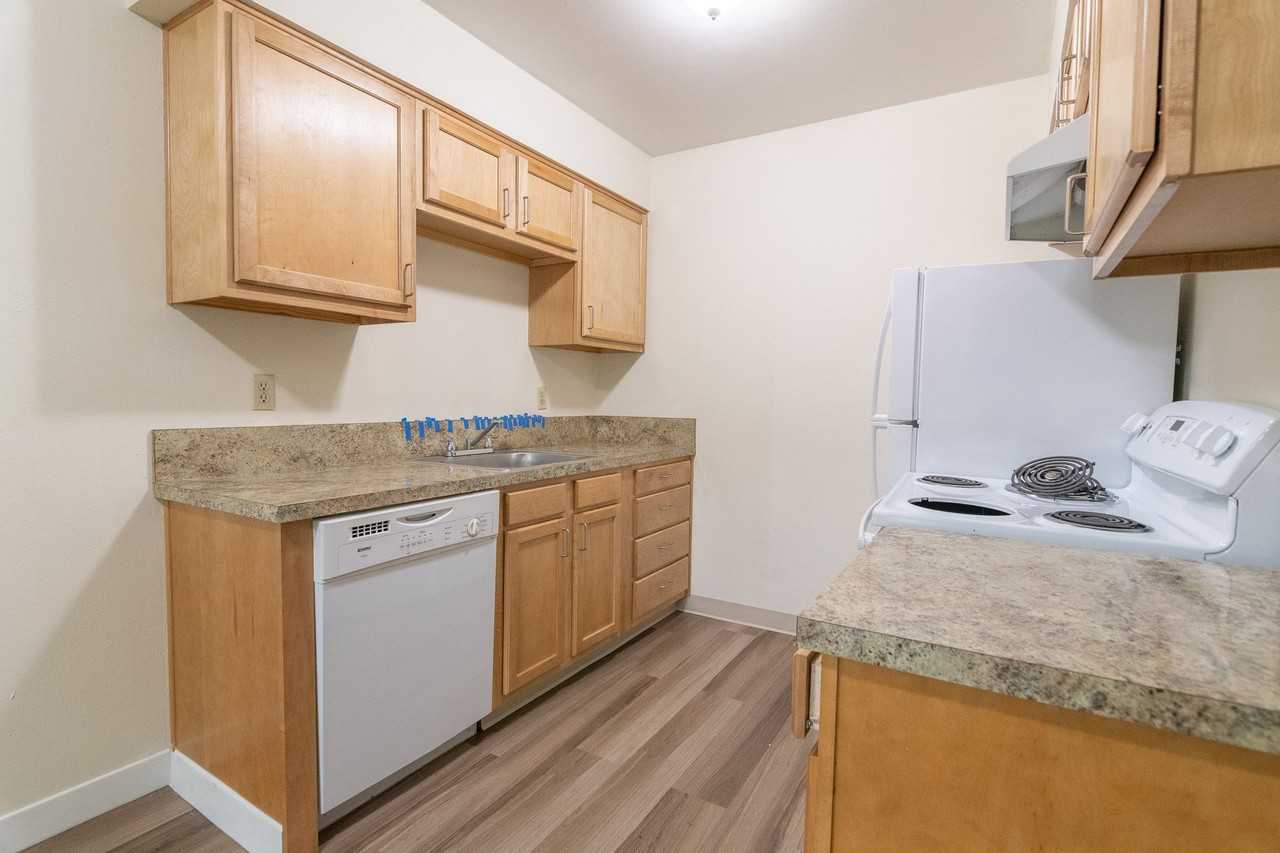 2232 SE Pine St - Photo 5 of 45