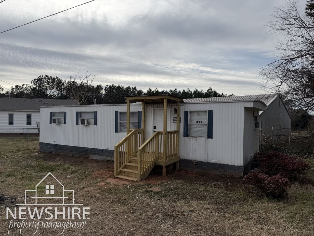 1139 Ridgecrest Ave - Photo 2 of 12