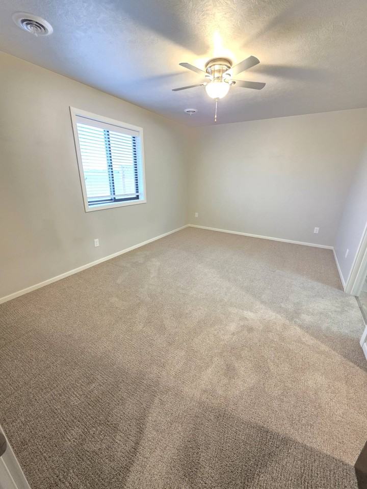 2050 Quail St #5 - Photo 4 of 11