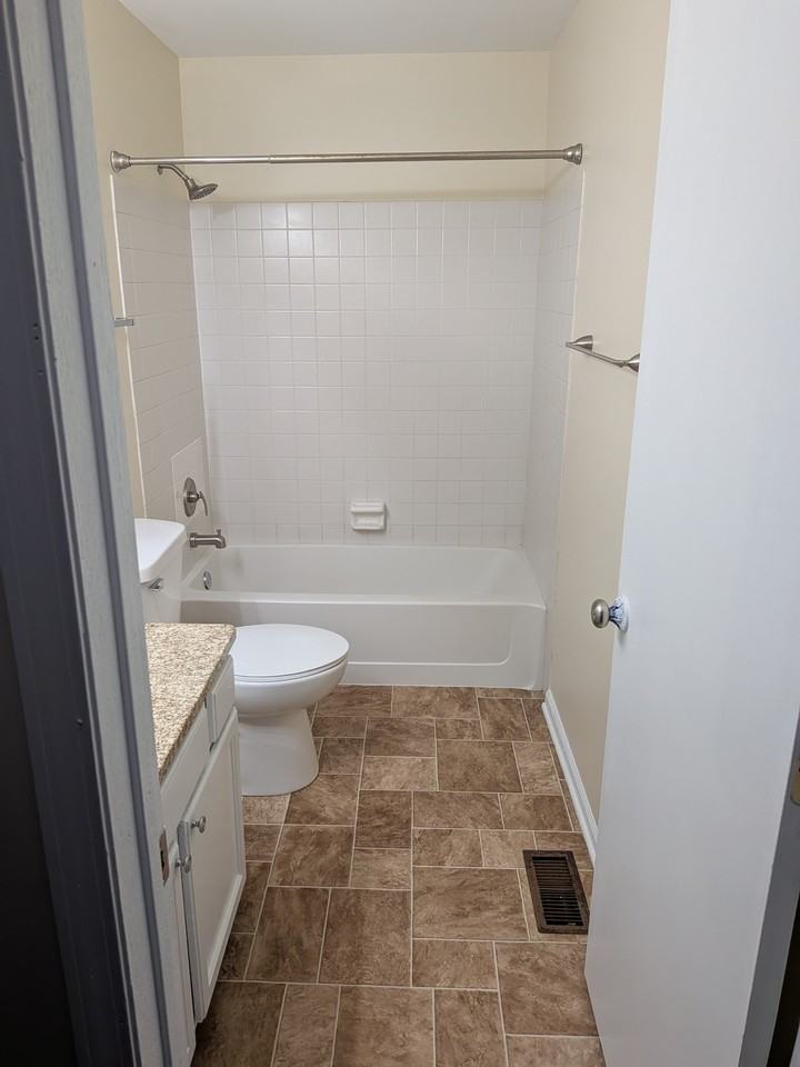 5S455 Scots Drive - 1Unit F #1 - Photo 2 of 20