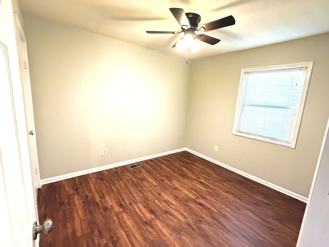 124 Riverview Ct #1 - Photo 6 of 13